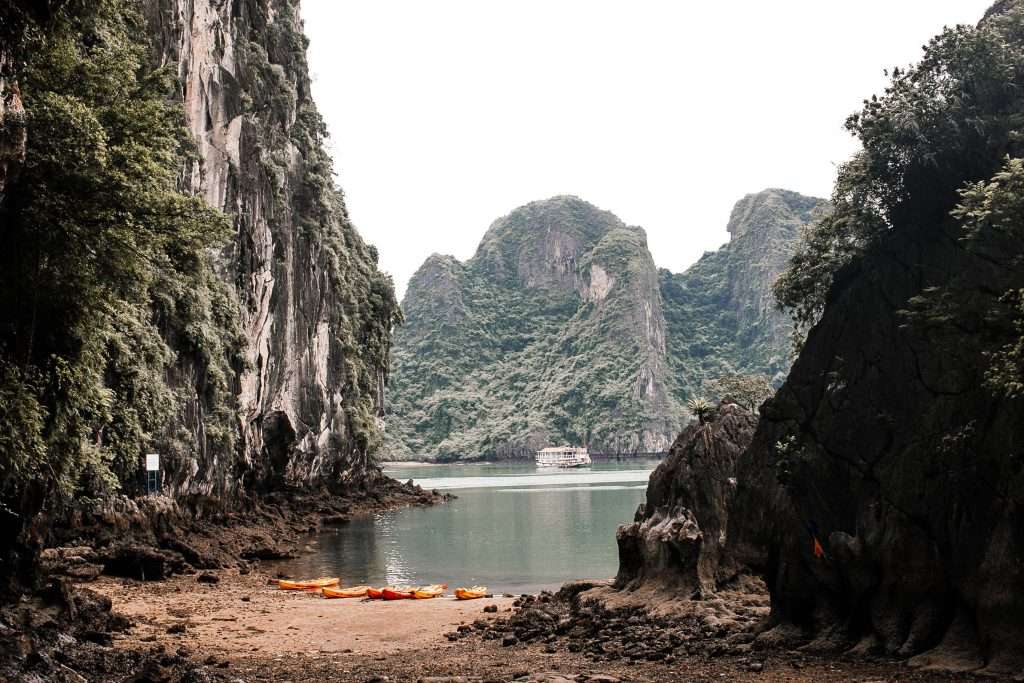 cat ba beach travel